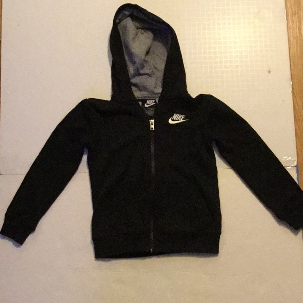 Black nike sweat shirt